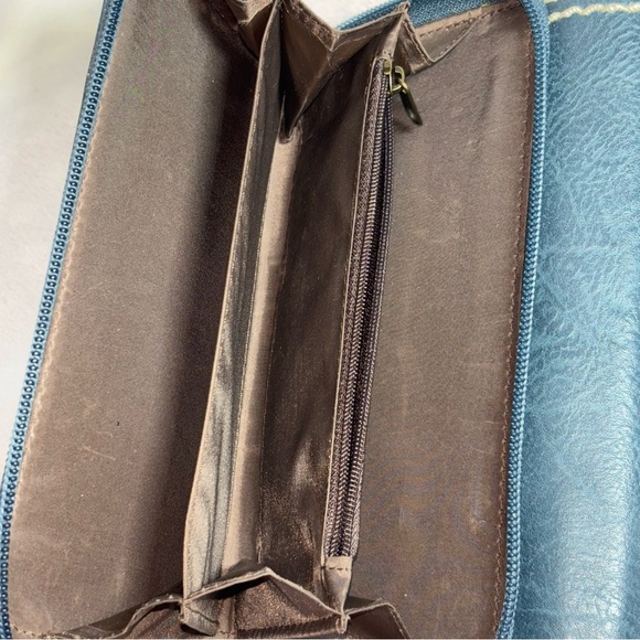 b.o.c. Born Concepts Women's Amherst Deluxe Wallet Teal with Buckle - Picture 7 of 8